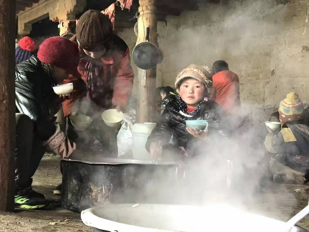 开云手机官方网站-开云（中国）公益回顾丨家国同欢月同圆 温暖满载甘孜州(图10)